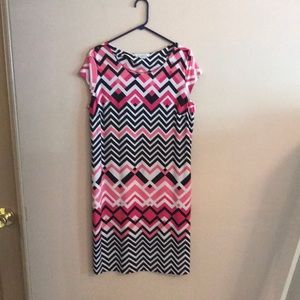 Pink white black geometric print dress. Size XL.  Fits women’s size16-18.  EUC